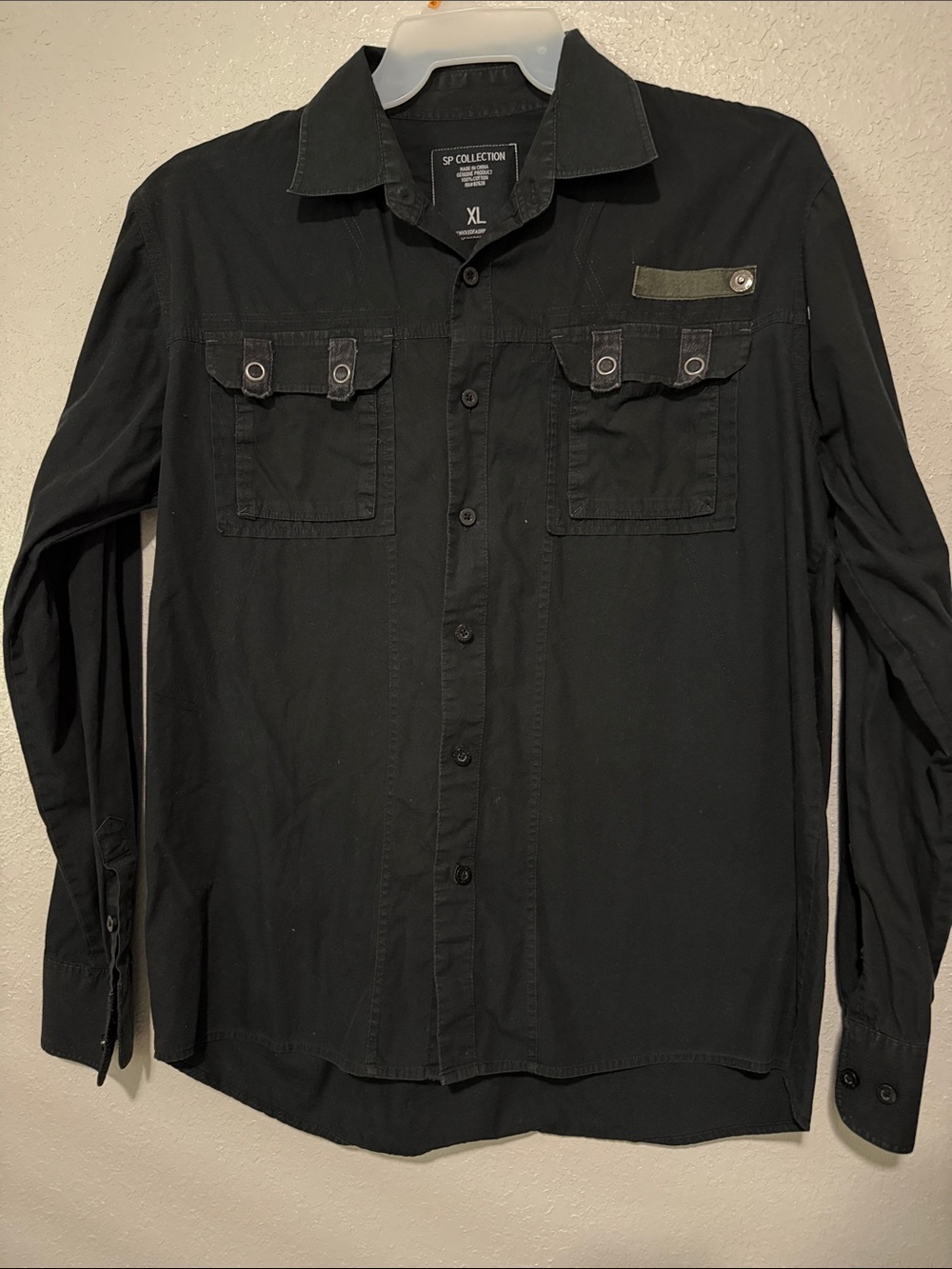 SD Collection Black Men’s Long-Sleeve Button-Down Shirt